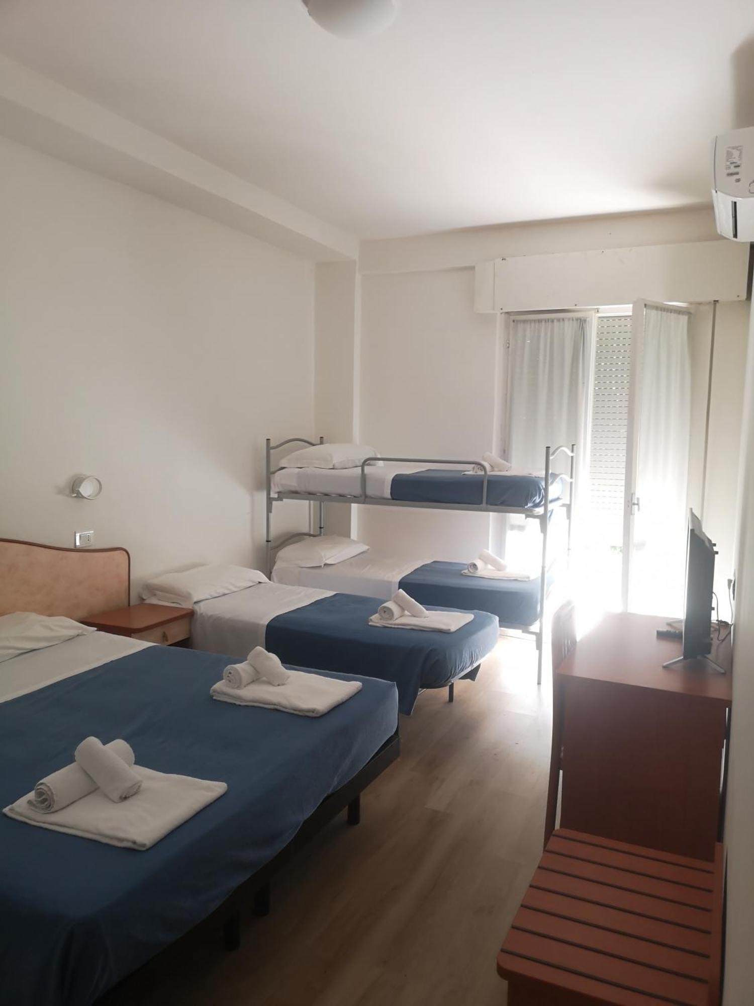 Hotel Holiday Sunshine Summer Misano Adriatico Exterior photo
